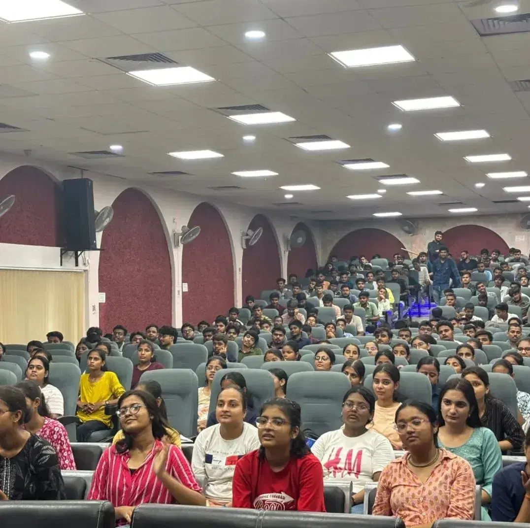 KNIT Sultanpur Academic Building photo 6